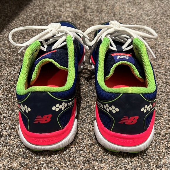 womens NB - Picture 3 of 4
